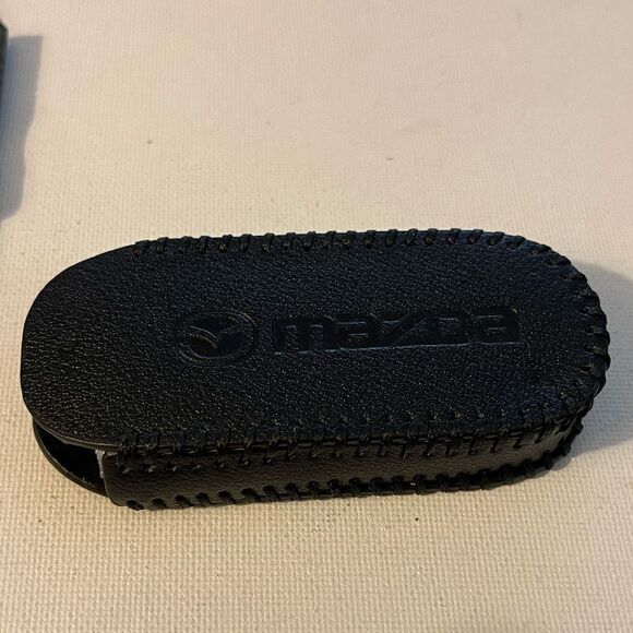 Mazda Key Fob Keychain and Fob Case Cover in Black Leather NWT - Picture 5 of 7